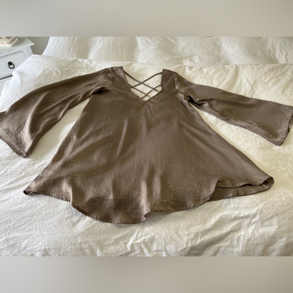 Show Me Your Mumu | Women's SZ Small Crisscross Bell Sleeve Dress.